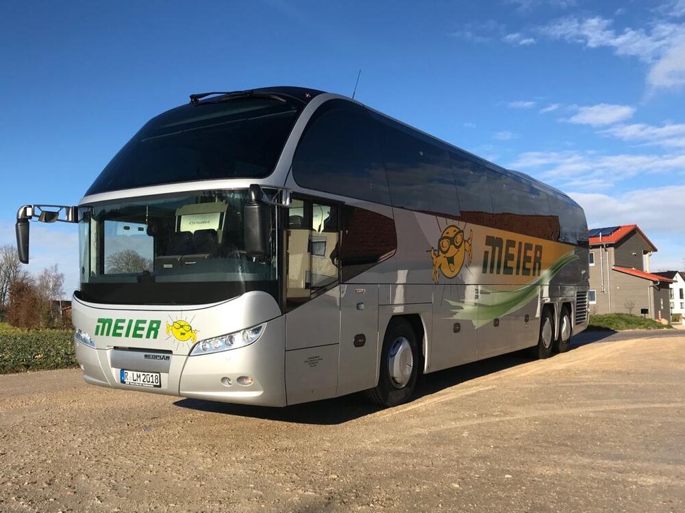Komfortabler Neoplan Cityliner Reisebus von Meier Reisen f\xc3\xbcr Busreisen und Tagesausfl\xc3\xbcge