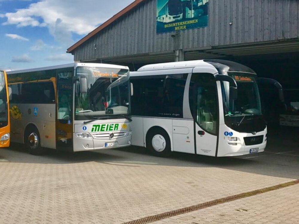 MAN Überlandbus von Meier Reisen für die sichere Schülerbeförderung in der Region Hemau